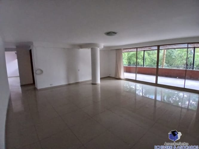 Apartamento de 4 alcobas en arriendo en Los Balsos, Medellín, 170 m² · foto 6 de 6