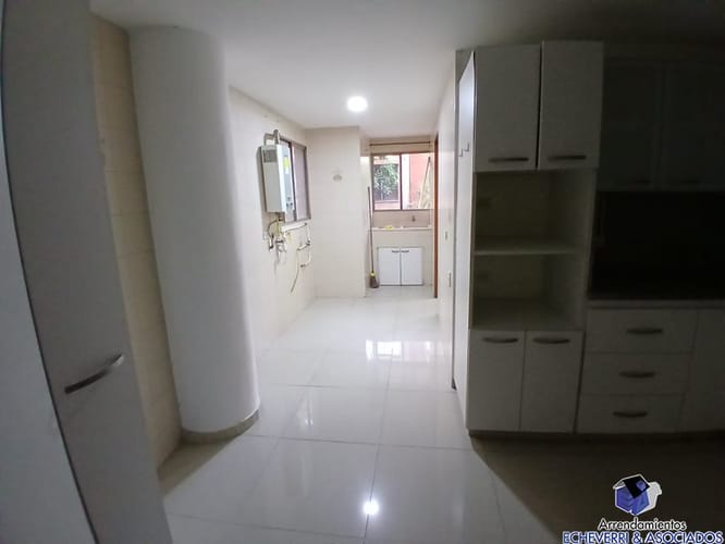 Apartamento de 4 alcobas en venta en Los Balsos, Medellín, 170 m² · foto 2 de 6