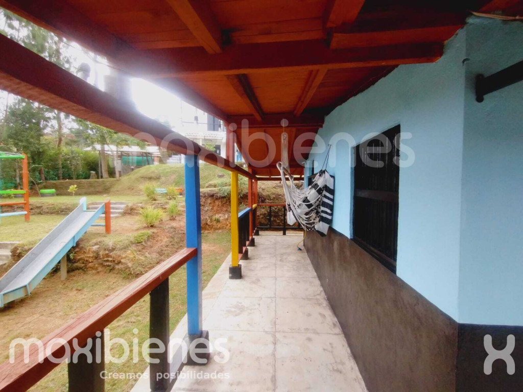 Casa en Arriendo en Santa Elena, Medellín