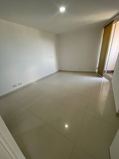 Apartamento de 3 alcobas en arriendo en Los Colores, Medellín, 110 m² · foto 8 de 18