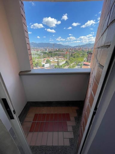 Apartamento de 3 alcobas en arriendo en Los Colores, Medellín, 110 m² · foto 9 de 18