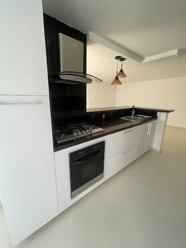 Apartamento de 3 alcobas en arriendo en Los Colores, Medellín, 110 m² · foto 11 de 18