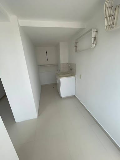 Apartamento de 3 alcobas en arriendo en Los Colores, Medellín, 110 m² · foto 12 de 18