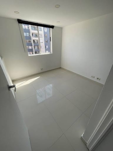 Apartamento de 3 alcobas en arriendo en Los Colores, Medellín, 110 m² · foto 13 de 18