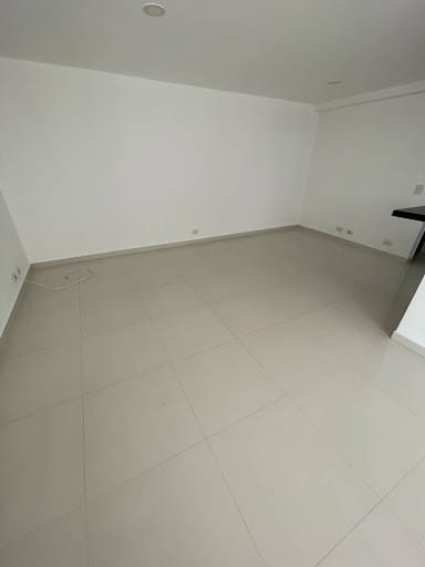 Apartamento de 3 alcobas en arriendo en Los Colores, Medellín, 110 m² · foto 16 de 18