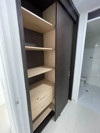 Apartamento de 3 alcobas en arriendo en Los Colores, Medellín, 110 m² · foto 17 de 18