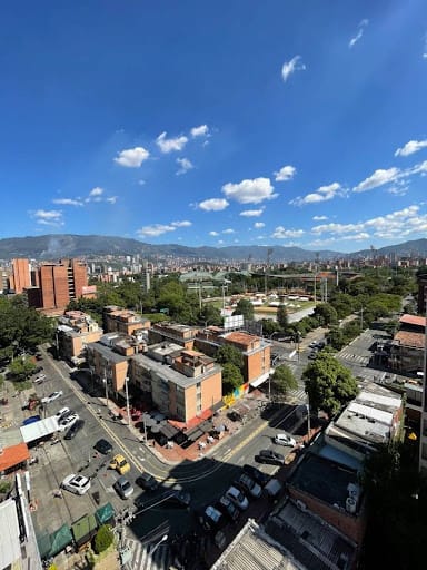 Apartamento de 3 alcobas en arriendo en Los Colores, Medellín, 110 m² · foto 18 de 18