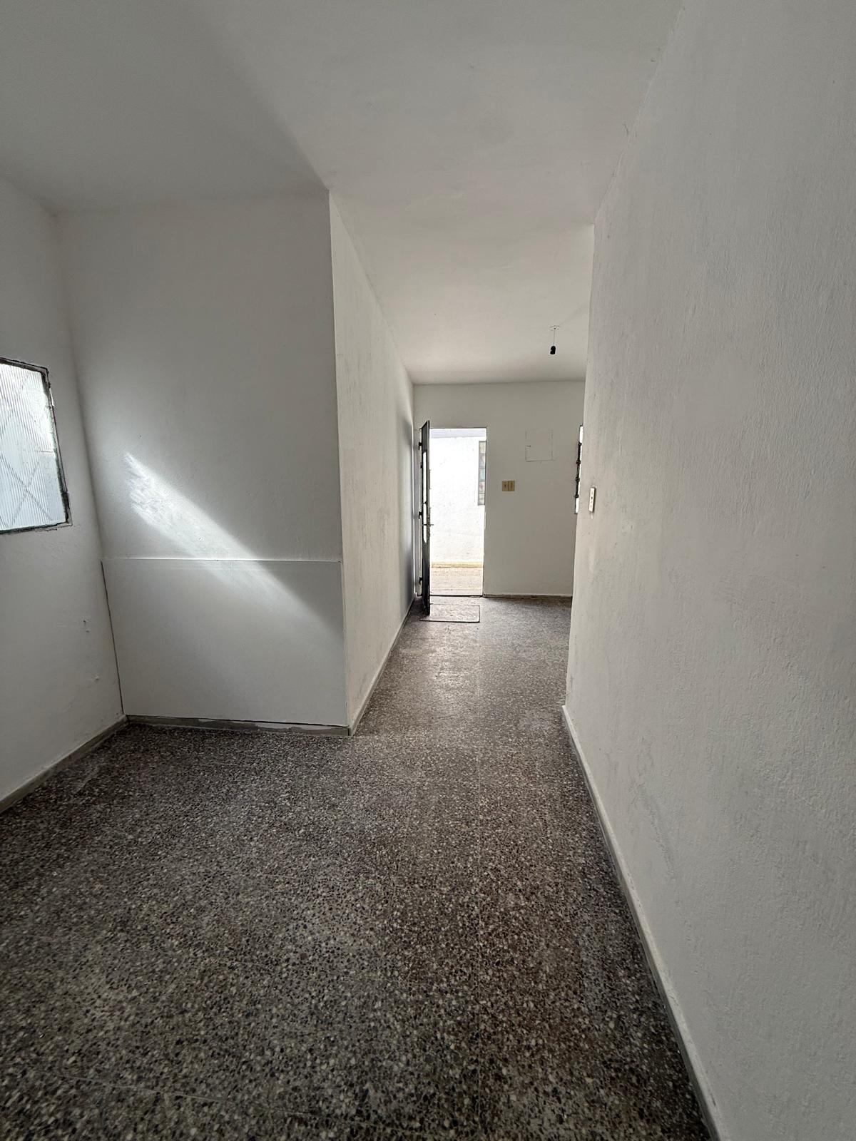 Grecia frente a TATA (CERRO) Apartamento a $12.300