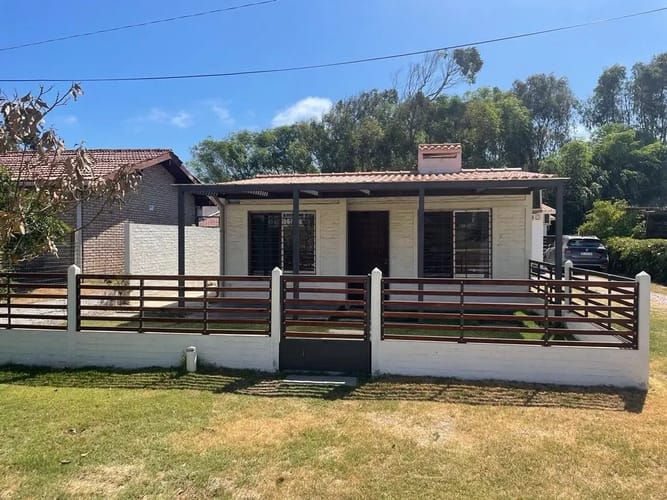 VENTA DE CASA 2 HABITACIONES EN ATLANTIDA