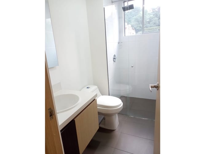 Apartamento de 3 alcobas en arriendo en Castropol, Medellín, 90 m² · foto 6 de 13