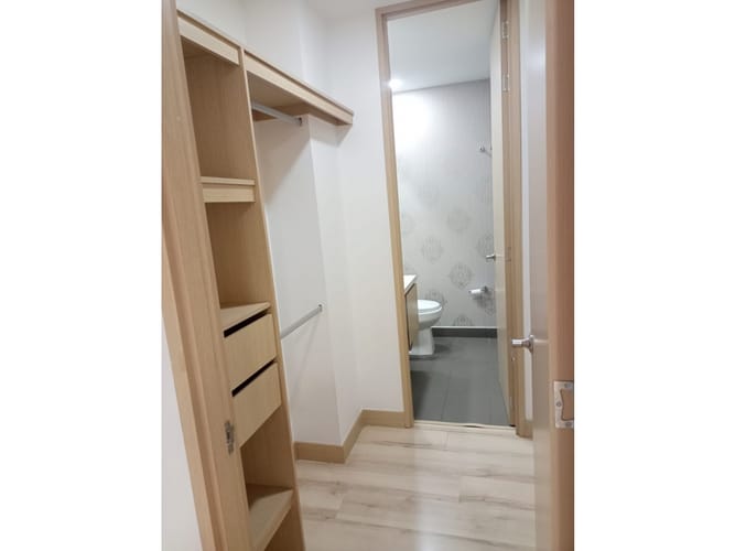 Apartamento de 3 alcobas en arriendo en Castropol, Medellín, 90 m² · foto 10 de 13