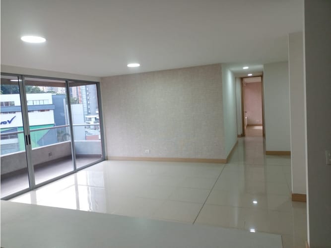 Apartamento de 3 alcobas en arriendo en Castropol, Medellín, 90 m² · foto 11 de 13