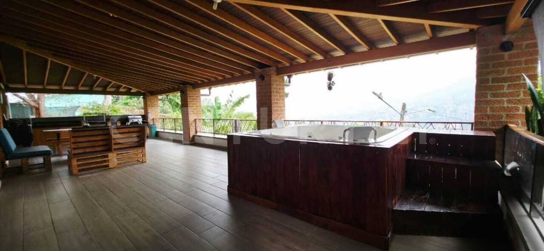 Casa de 5 alcobas en arriendo en La Mina, Envigado, 700 m² · foto 6 de 23