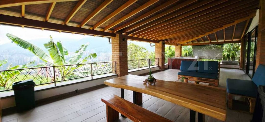 Casa de 5 alcobas en arriendo en La Mina, Envigado, 700 m² · foto 8 de 23