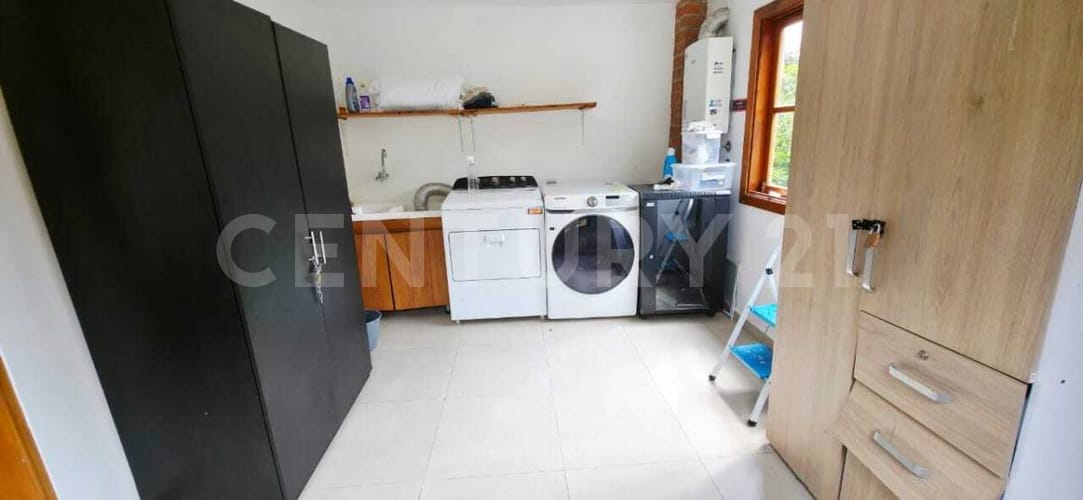 Casa de 5 alcobas en arriendo en La Mina, Envigado, 700 m² · foto 11 de 23