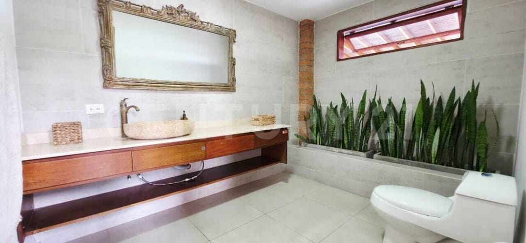 Casa de 5 alcobas en arriendo en La Mina, Envigado, 700 m² · foto 13 de 23