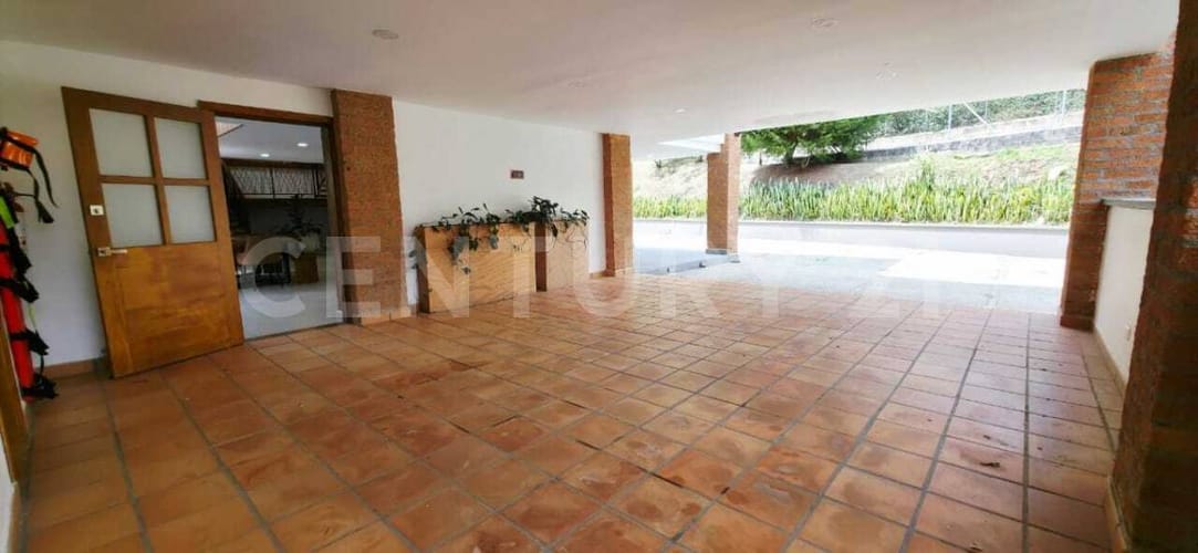 Casa de 5 alcobas en arriendo en La Mina, Envigado, 700 m² · foto 15 de 23