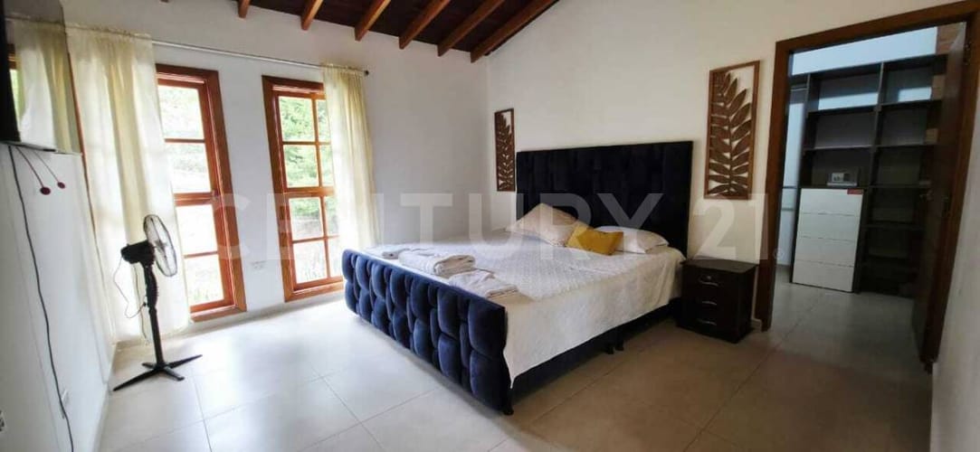 Casa de 5 alcobas en arriendo en La Mina, Envigado, 700 m² · foto 17 de 23