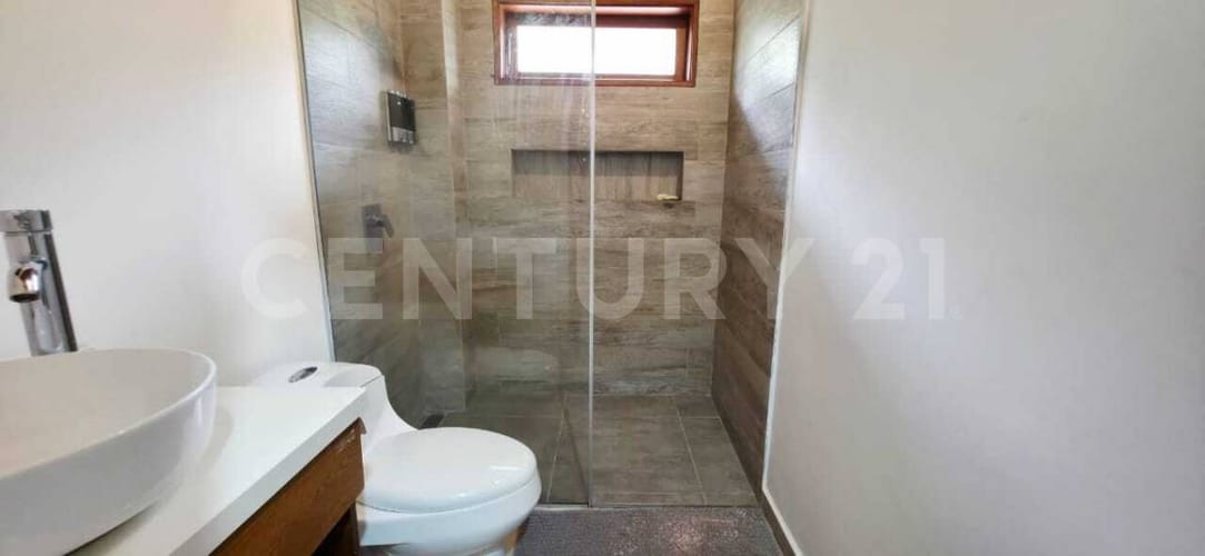 Casa de 5 alcobas en arriendo en La Mina, Envigado, 700 m² · foto 22 de 23