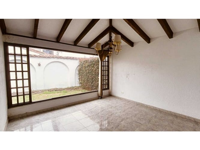 Casa de 4 alcobas en venta en Lindaraja, Bogotá, 415 m² · foto 4 de 22