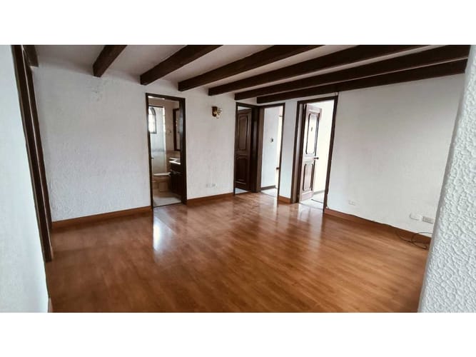 Casa de 4 alcobas en venta en Lindaraja, Bogotá, 415 m² · foto 8 de 22