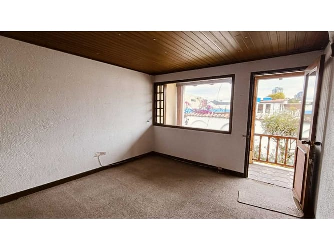 Casa de 4 alcobas en venta en Lindaraja, Bogotá, 415 m² · foto 11 de 22
