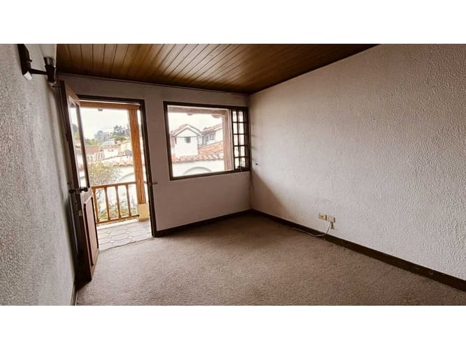 Casa de 4 alcobas en venta en Lindaraja, Bogotá, 415 m² · foto 13 de 22