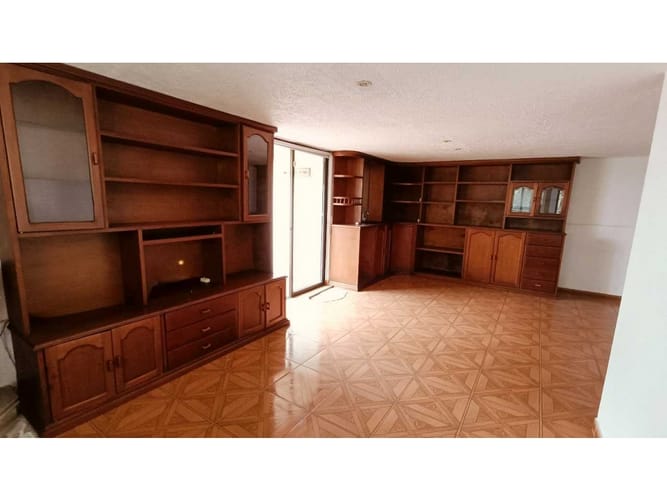 Casa de 4 alcobas en venta en Lindaraja, Bogotá, 415 m² · foto 16 de 22