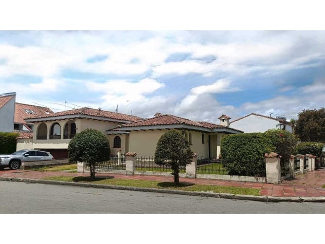 Casa de 4 alcobas en venta en Lindaraja, Bogotá, 415 m² · foto 20 de 22