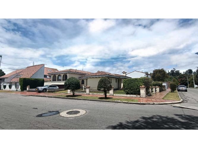 Casa de 4 alcobas en venta en Lindaraja, Bogotá, 415 m² · foto 22 de 22