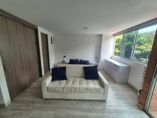 Apartamento de 1 alcoba en arriendo en Laureles, Medellín, 45 m² · foto 2 de 13