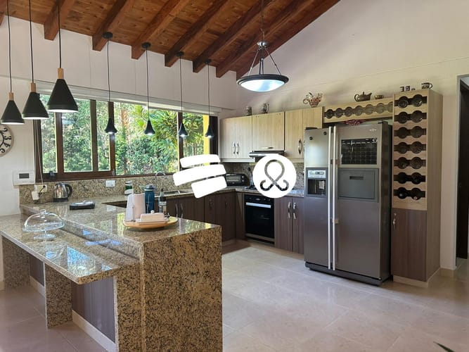 Casa de 4 alcobas en venta en Abreito, Rionegro, 350 m² · foto 3 de 12