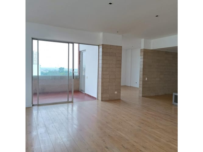 Apartamento de 3 alcobas en venta en Centenario, Cali, 300 m² · foto 3 de 22