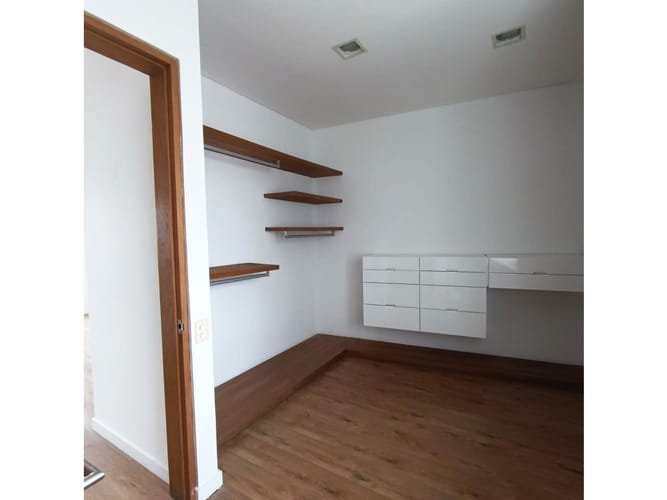 Apartamento de 3 alcobas en venta en Centenario, Cali, 300 m² · foto 16 de 22