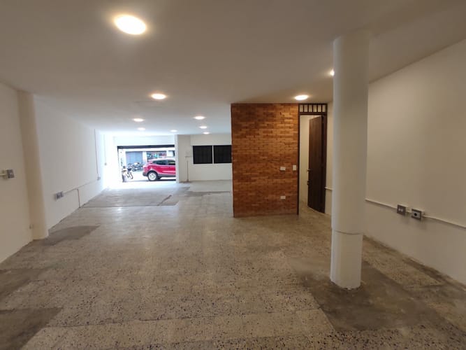 Local en arriendo en Colombia, Medellín, 157 m² · foto 9 de 13