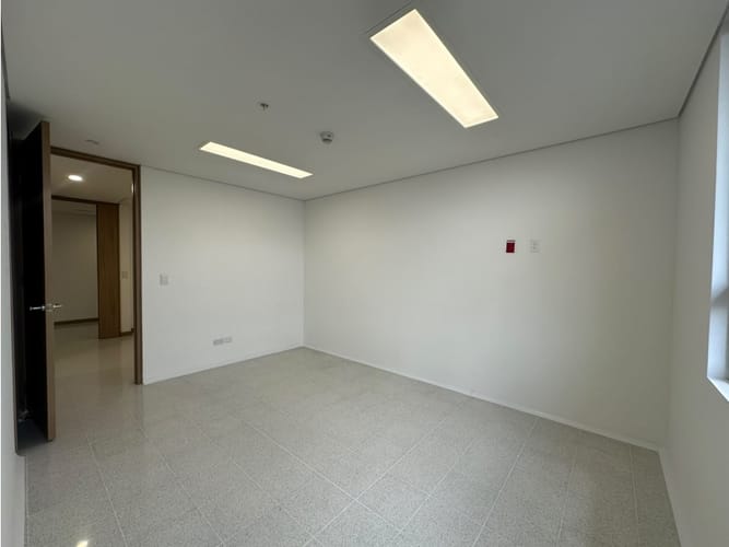 Consultorio en venta en Los Pinos, Medellín, 29 m² · foto 3 de 8