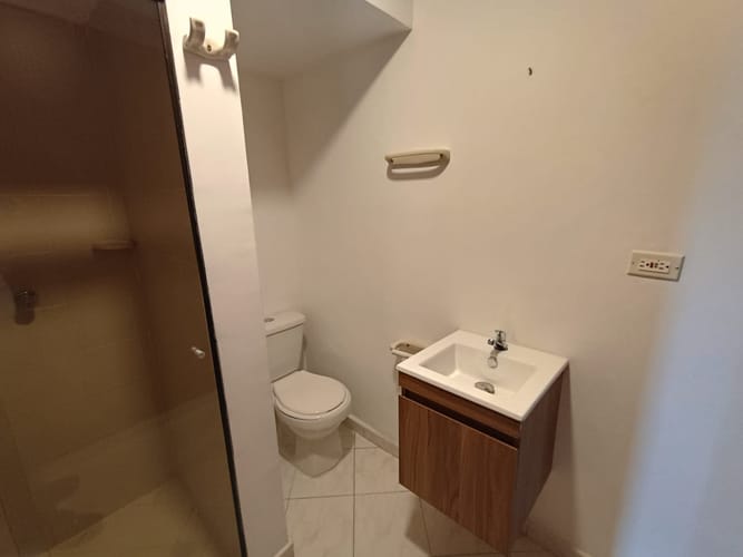Apartamento de 2 alcobas en arriendo en Bombona, Medellín, 52 m² · foto 3 de 10