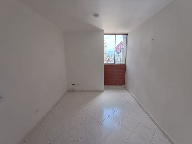 Apartamento de 2 alcobas en arriendo en Bombona, Medellín, 52 m² · foto 4 de 10