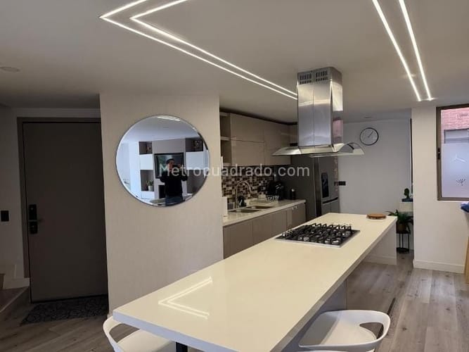 Apartamento de 3 alcobas en venta en Chicó Navarra, Bogotá, 145 m² · foto 4 de 12