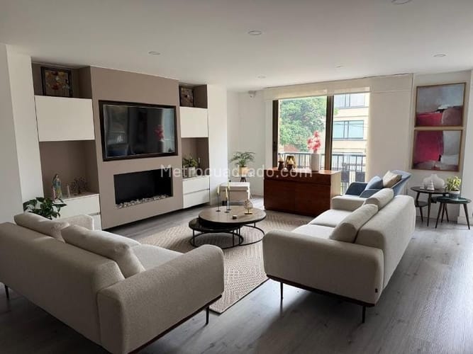 Apartamento de 3 alcobas en venta en Chicó Navarra, Bogotá, 145 m² · foto 1 de 12