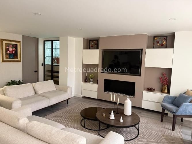Apartamento de 3 alcobas en venta en Chicó Navarra, Bogotá, 145 m² · foto 2 de 12