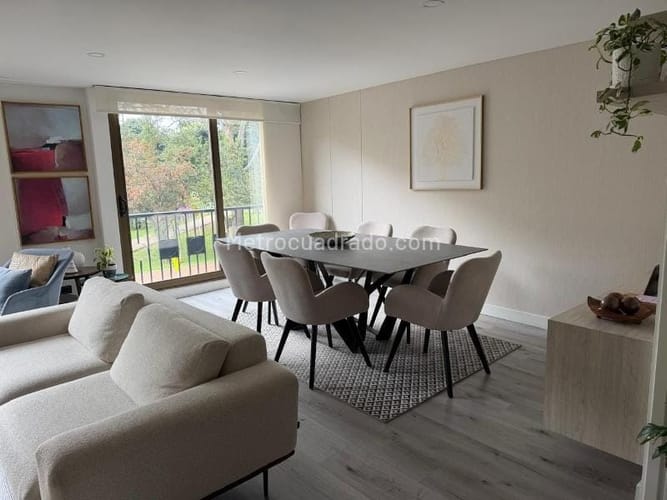 Apartamento de 3 alcobas en venta en Chicó Navarra, Bogotá, 145 m² · foto 3 de 12
