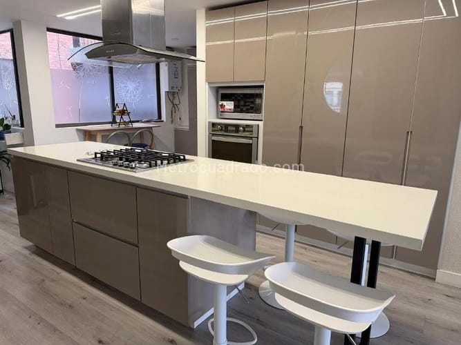 Apartamento de 3 alcobas en venta en Chicó Navarra, Bogotá, 145 m² · foto 5 de 12