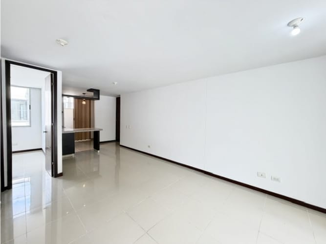 Apartamento de 2 alcobas en venta en Bellavista, Cali, 70 m² · foto 2 de 14