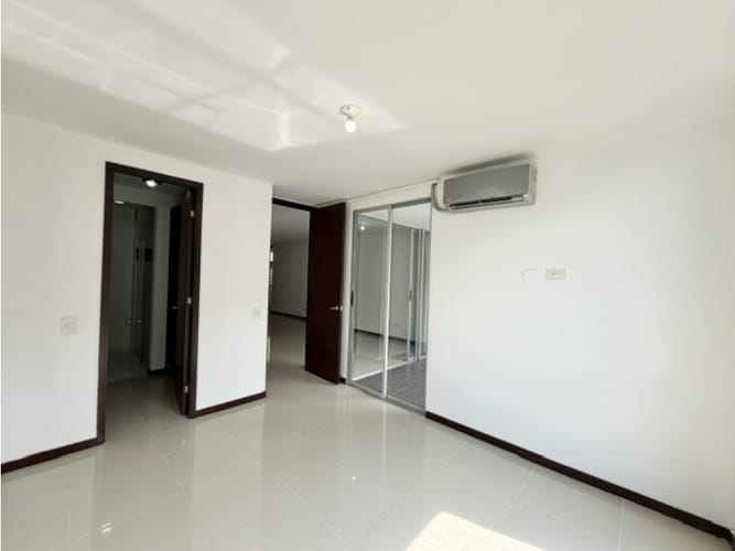 Apartamento de 2 alcobas en venta en Bellavista, Cali, 70 m² · foto 7 de 14