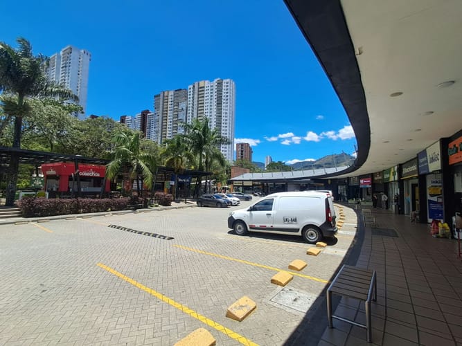 Local en venta en Suramérica, Sabaneta, 34 m² · foto 11 de 12