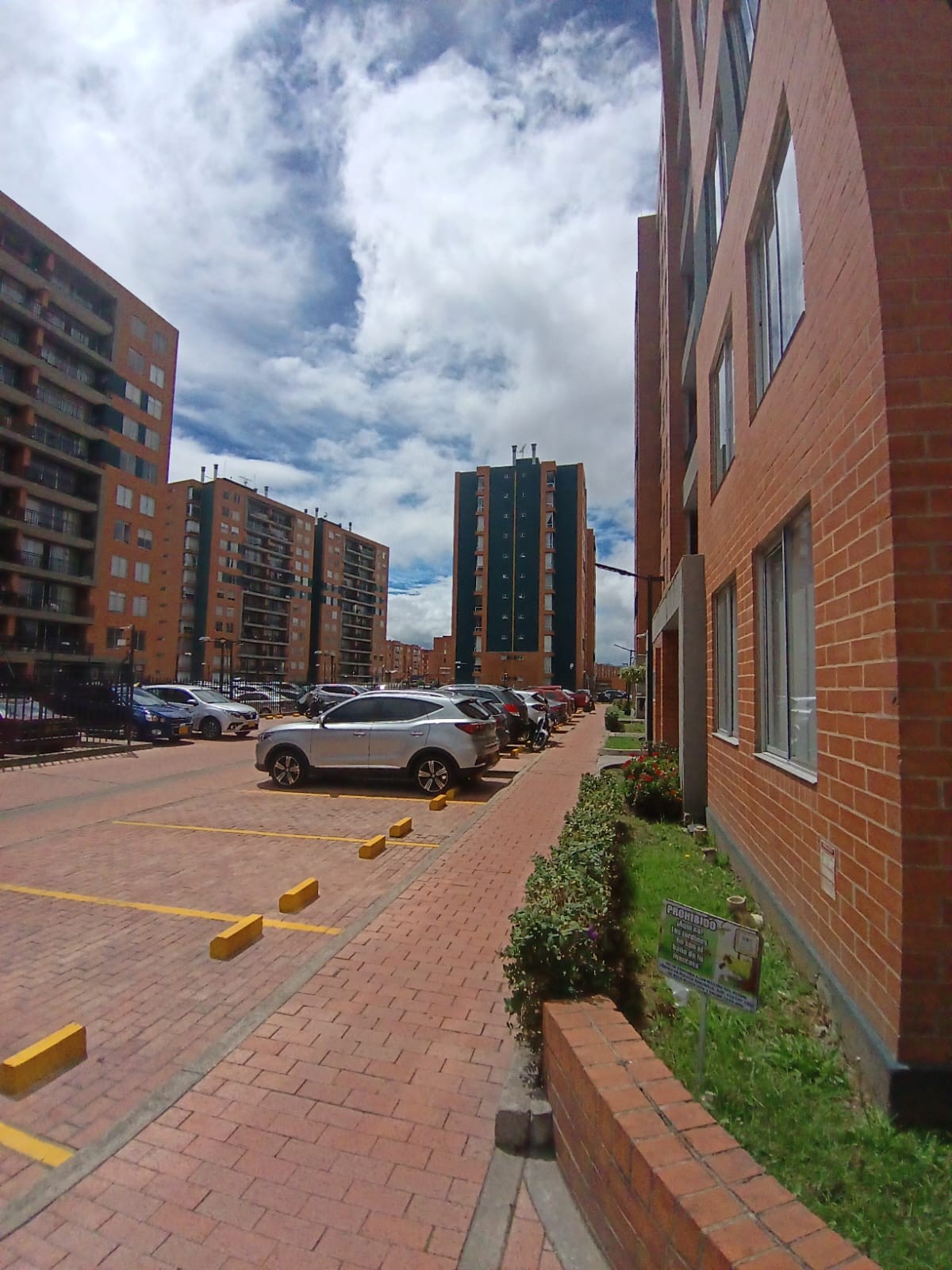 Apartamento de 3 habitaciones en venta en Engativá, Bogotá — imagen 1 de 25