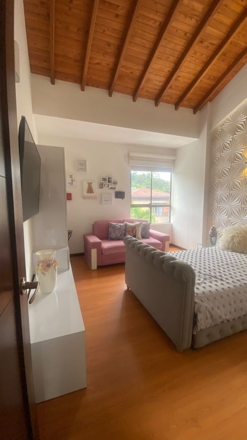 Casa de 3 alcobas en venta en Monte Verdi, Envigado, 249 m² · foto 20 de 24