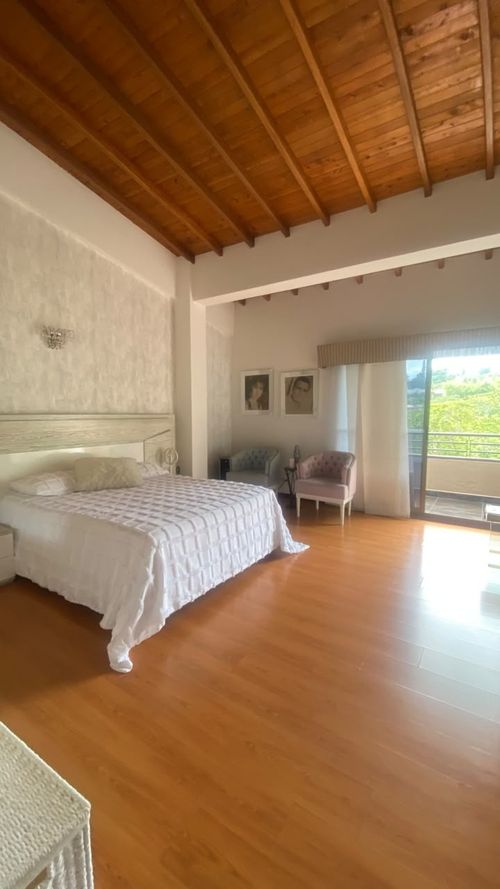 Casa de 3 alcobas en venta en Monte Verdi, Envigado, 249 m² · foto 10 de 24