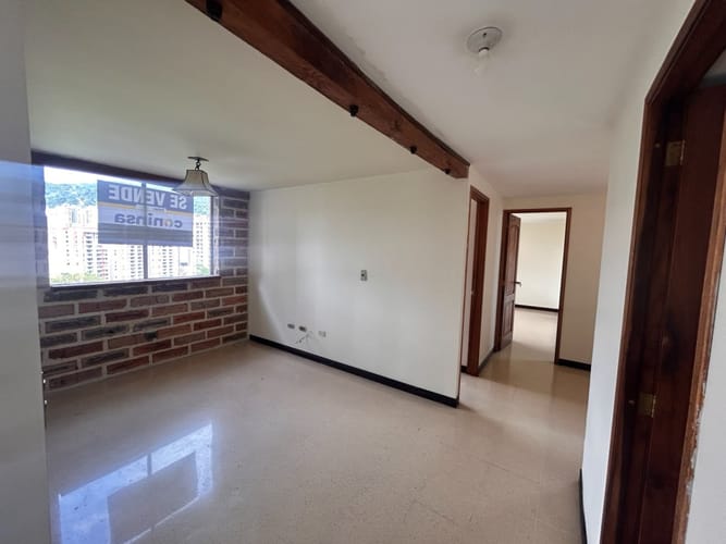 Apartamento de 3 alcobas en venta en Loma De Los Bernal, Medellín, 96 m² · foto 11 de 21